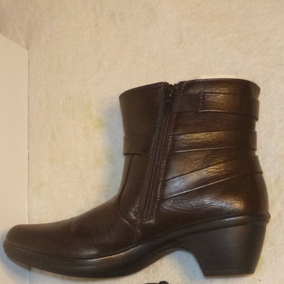 Easy Street Brown Carson Shoe (Women's Size 6) - Picture 6 of 7